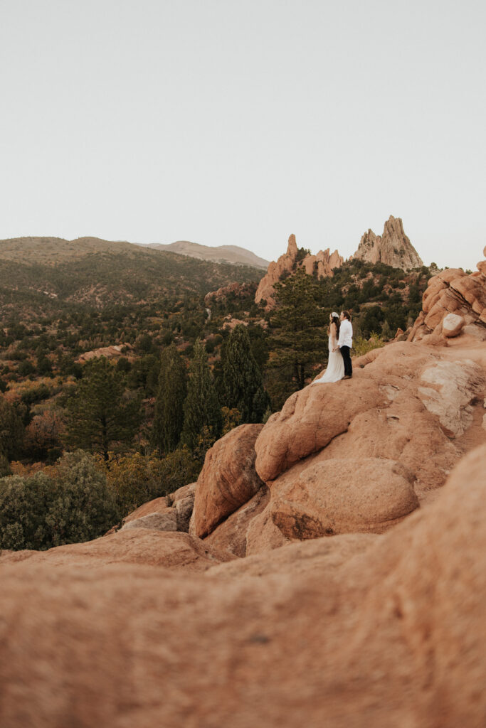 garden of the gods red rock colorado elopement