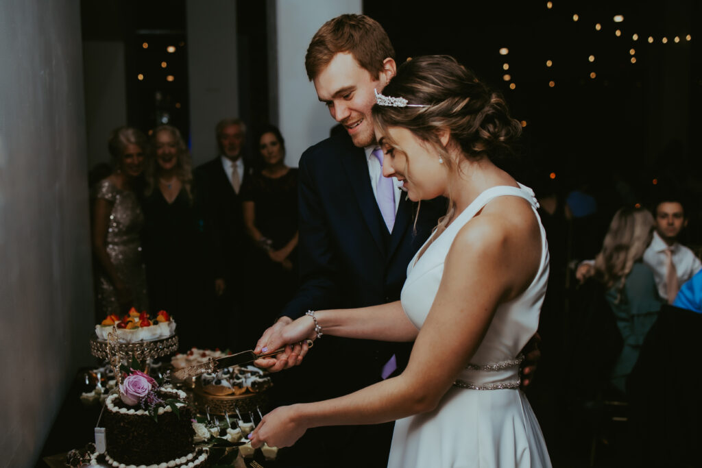 wedding reception cake cutting