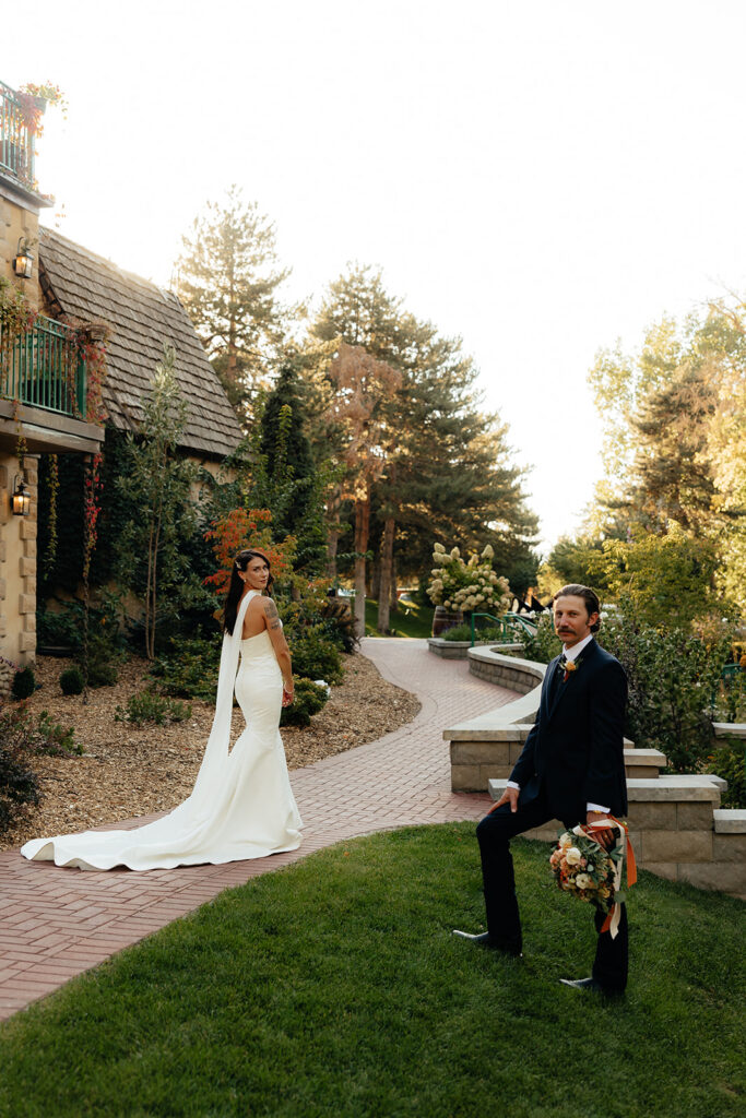 elegant and timeless bridal portraits