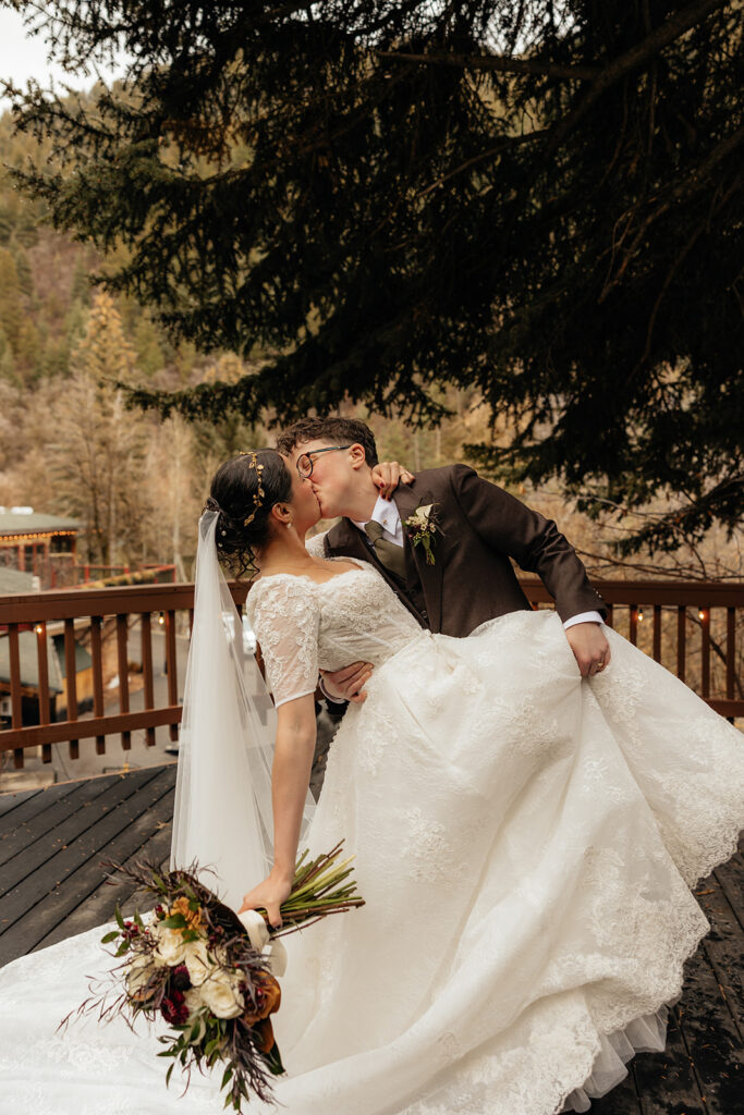 A Cozy Winter Wedding at Log Haven | An Intimate Mountain Celebration in Utah