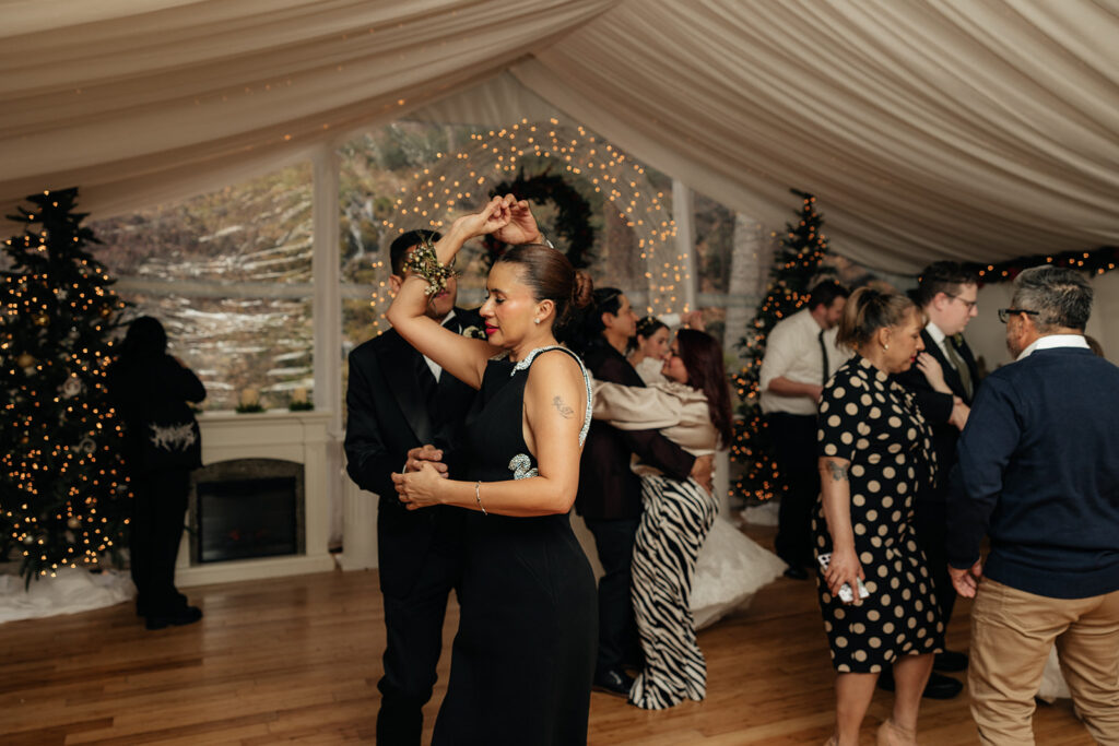 A Cozy Winter Wedding at Log Haven | An Intimate Mountain Celebration in Utah